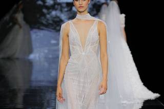 abito da sposa brillantinato con scollo a V