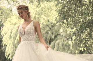 Abito da sposa con gonna voluminosa in tulle e seta