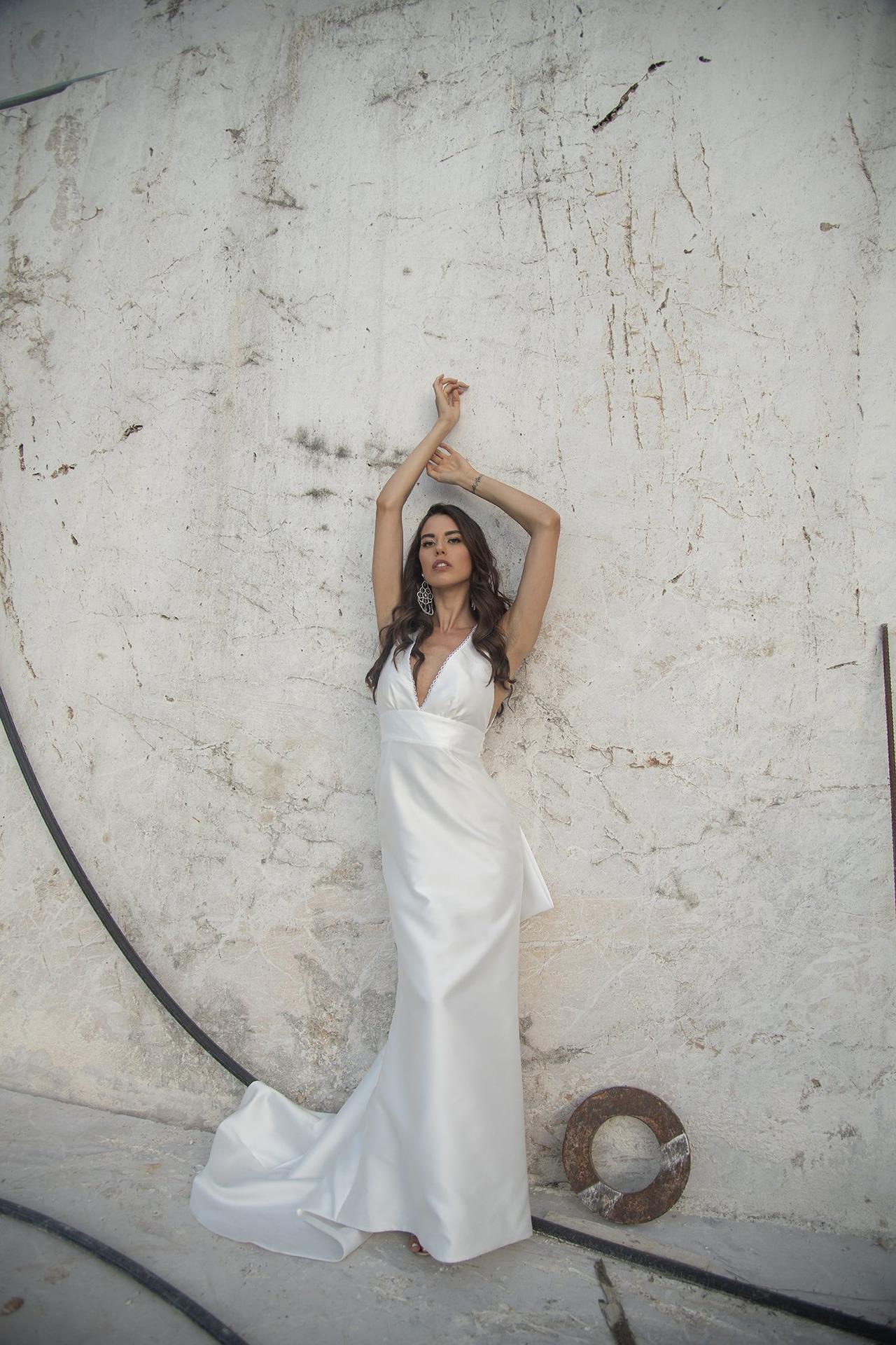 abito da sposa in mikado
