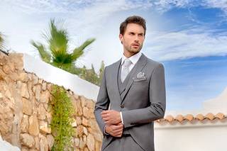 abito da sposo con tight grigio chiaro