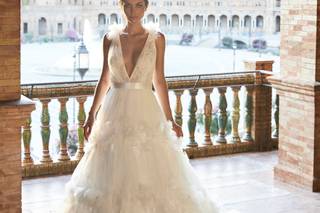 abito da sposa a balze con cintura