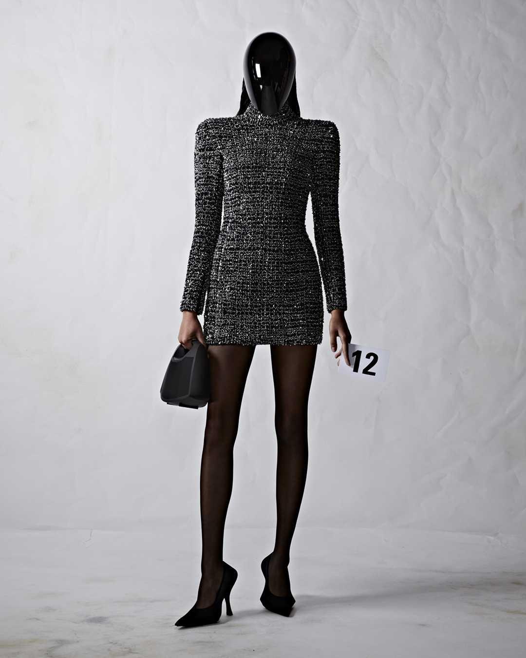 abito Balenciaga corto a maniche lunghe