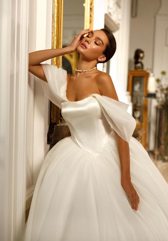 abito da sposa vintage con spalle scoperte