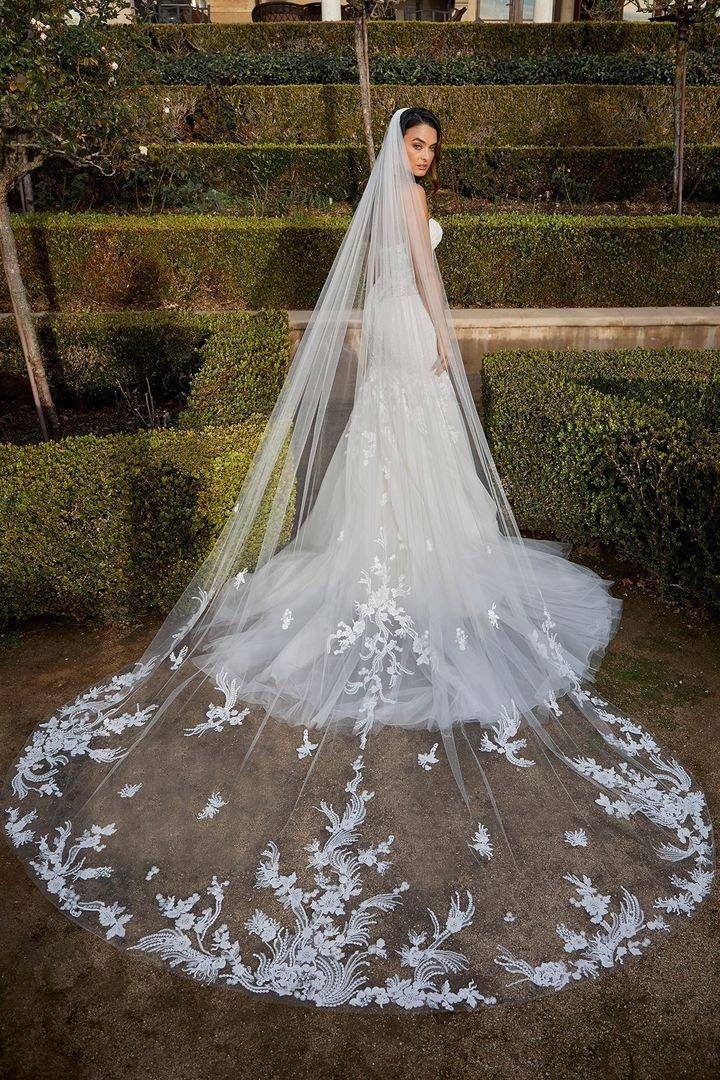 Velo Da Sposa Cattedrale Ivory Con Pizzo Floreale 3D E Pettine: Elegante E Romantico Per Matrimoni Da Sogno