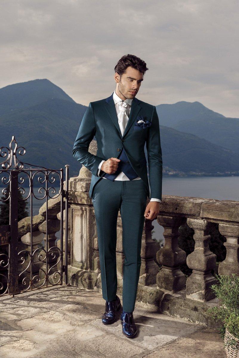 sposo con tight blu- differenze tra tight smoking frac
