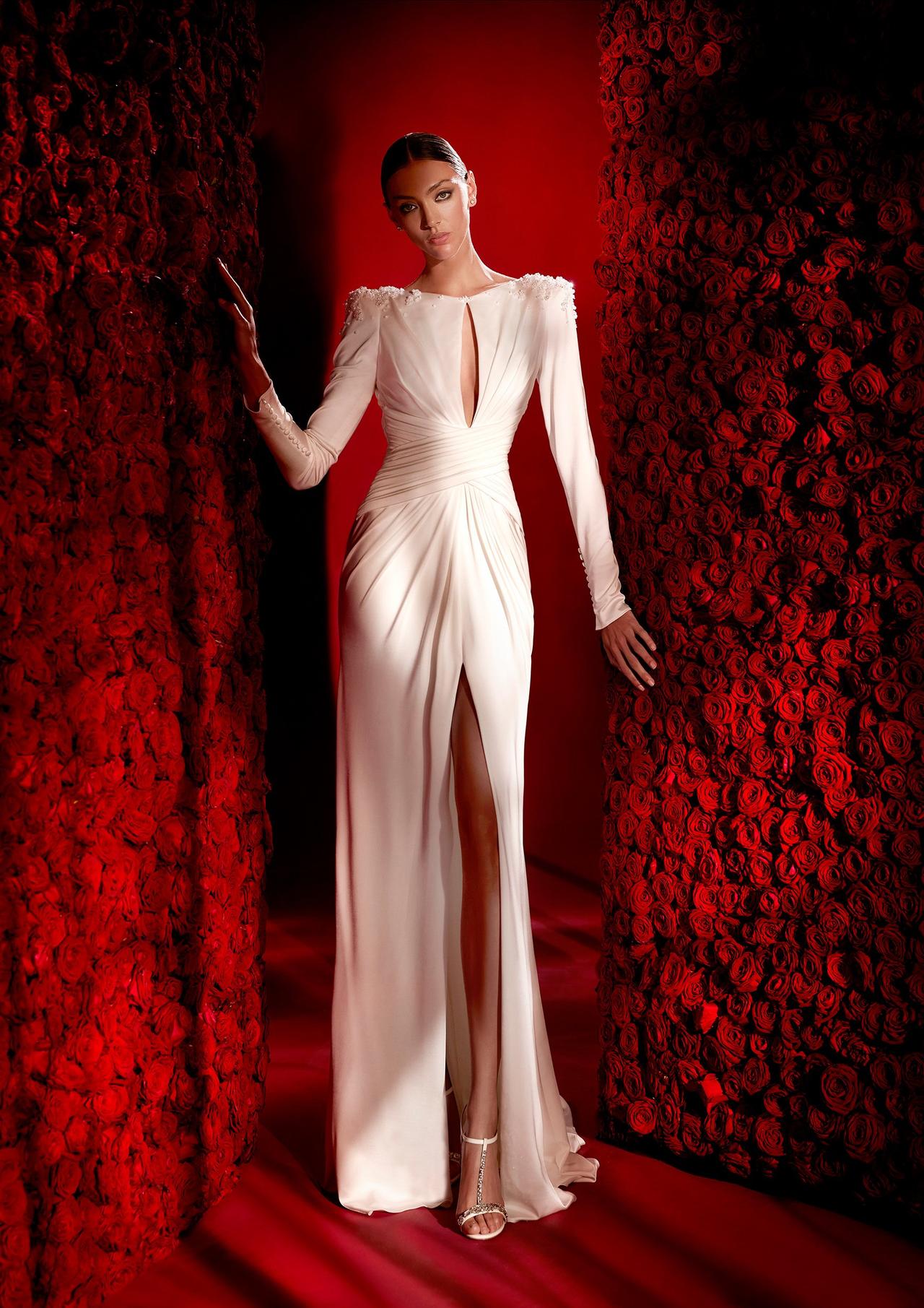 abito da sposa con spacco pronovias