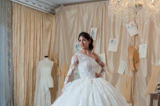 abito da sposa monospalla con gonna a principessa