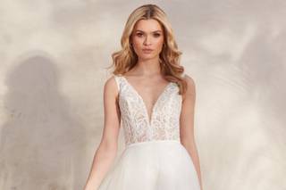 Abito da sposa boho chic con gonna vaporosa in tulle