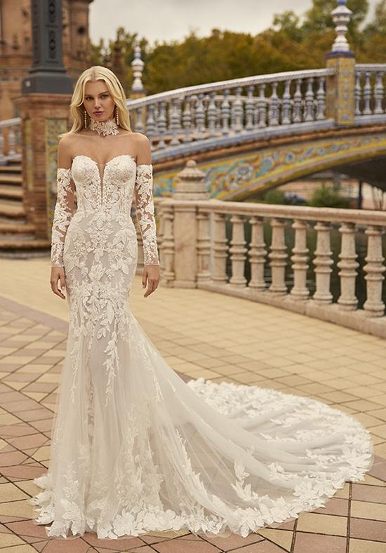 abito da sposa con scollo a cuore a sirena in pizzo con maniche