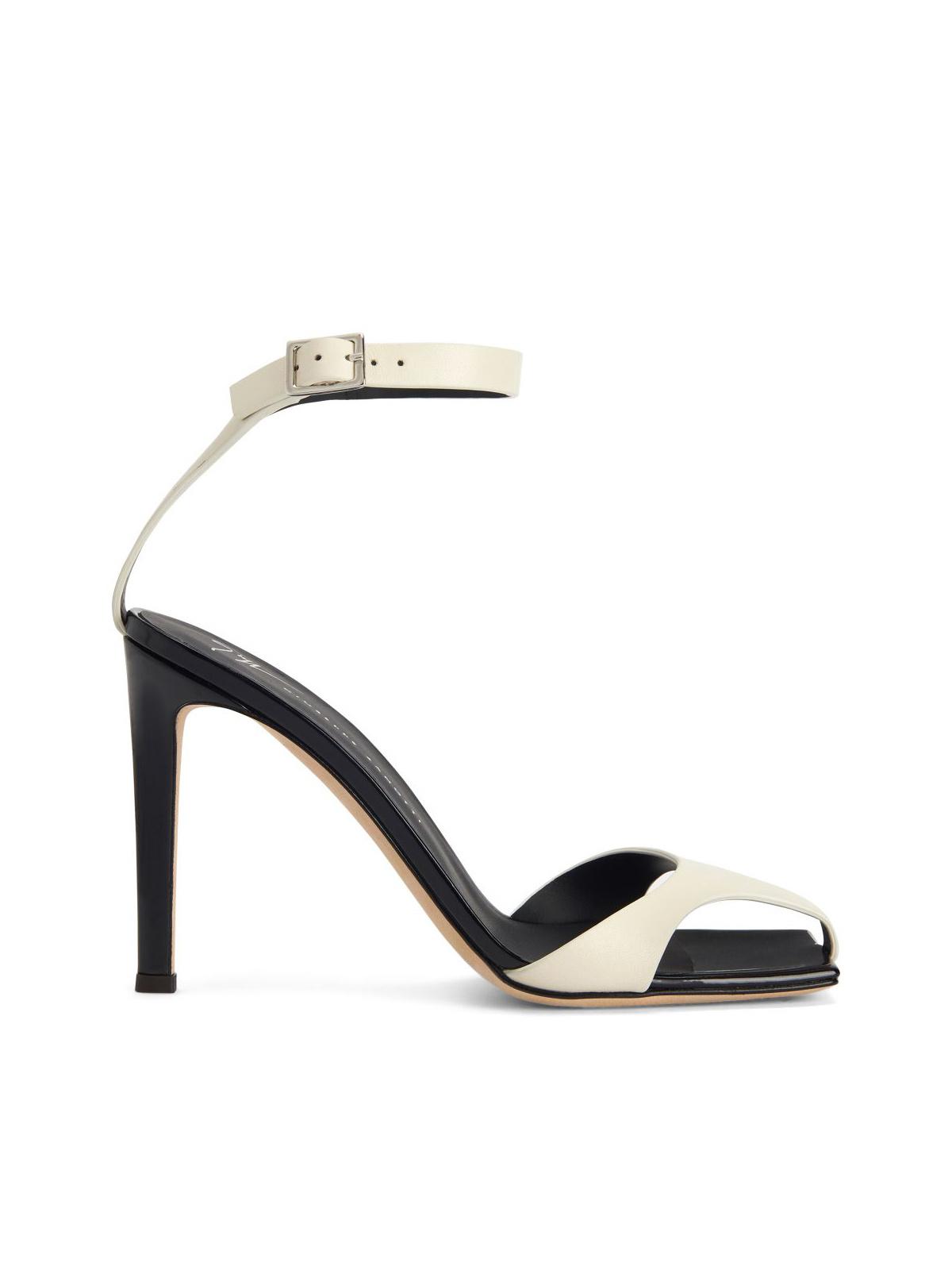 ankle strap beige con tacco nero