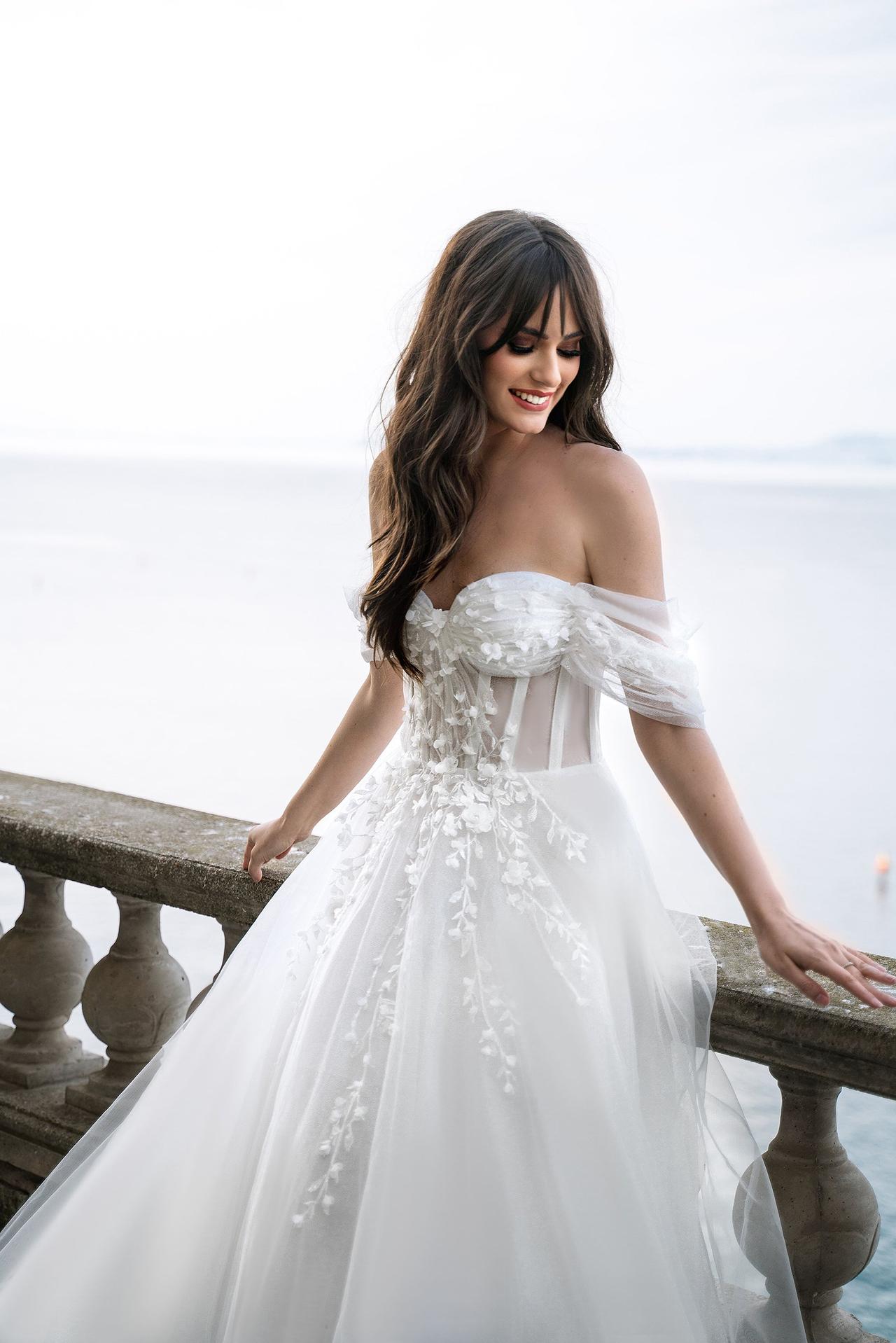 Applicazioni gioiello per abiti da sposa: 10 look imperdibili