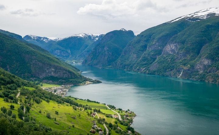 Una luna di miele alternativa tra i paesaggi incontaminati della Norvegia