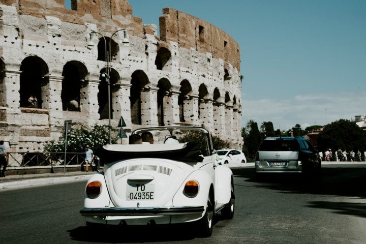 Corteo di macchine del matrimonio: regole di galateo 