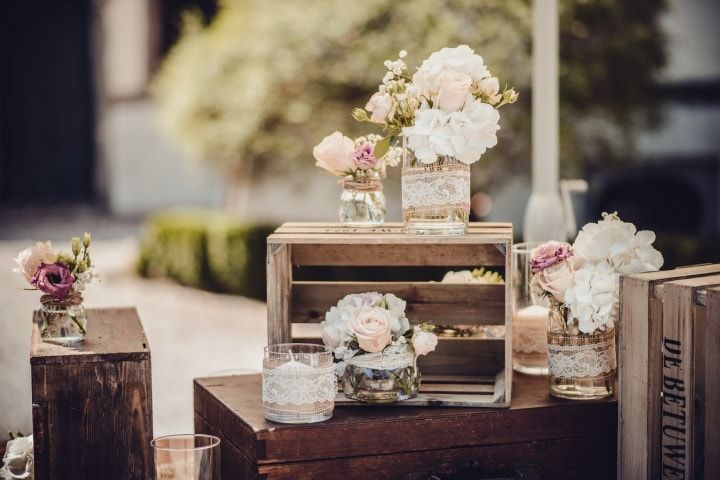 50 modi per decorare le nozze con il legno  Decorazioni nuziali, Matrimonio  floreale, Nozze