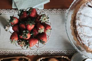 centrotavola con frutta fragole