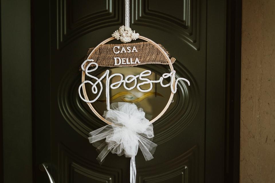 Come addobbare il portone di casa della sposa o dello sposo
