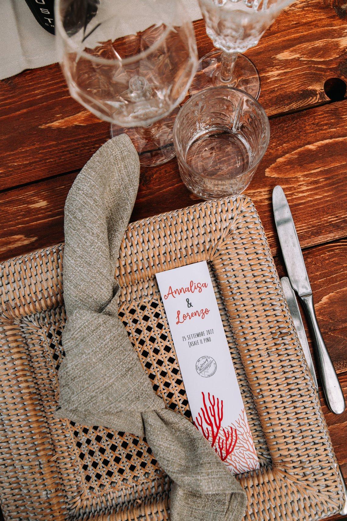 mise en place matrimonio con segnaposto a tema mare