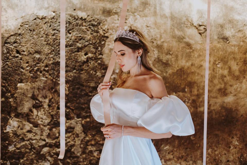 Tiara da sposa: 8 motivi per cui vale la pena indossarla