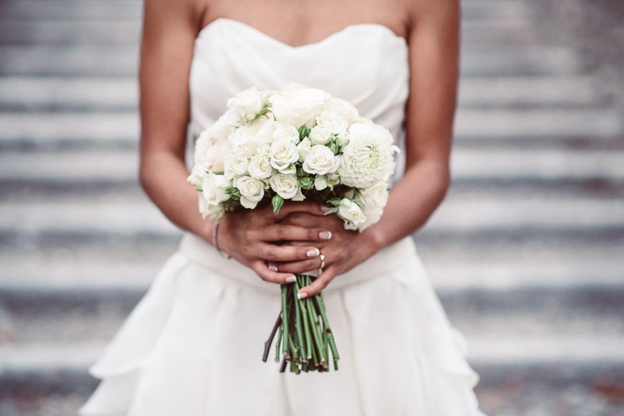 Bouquet da sposa elegante e raffinato - Dettagli per matrimonio - Fiorista  Roberto Di Guida