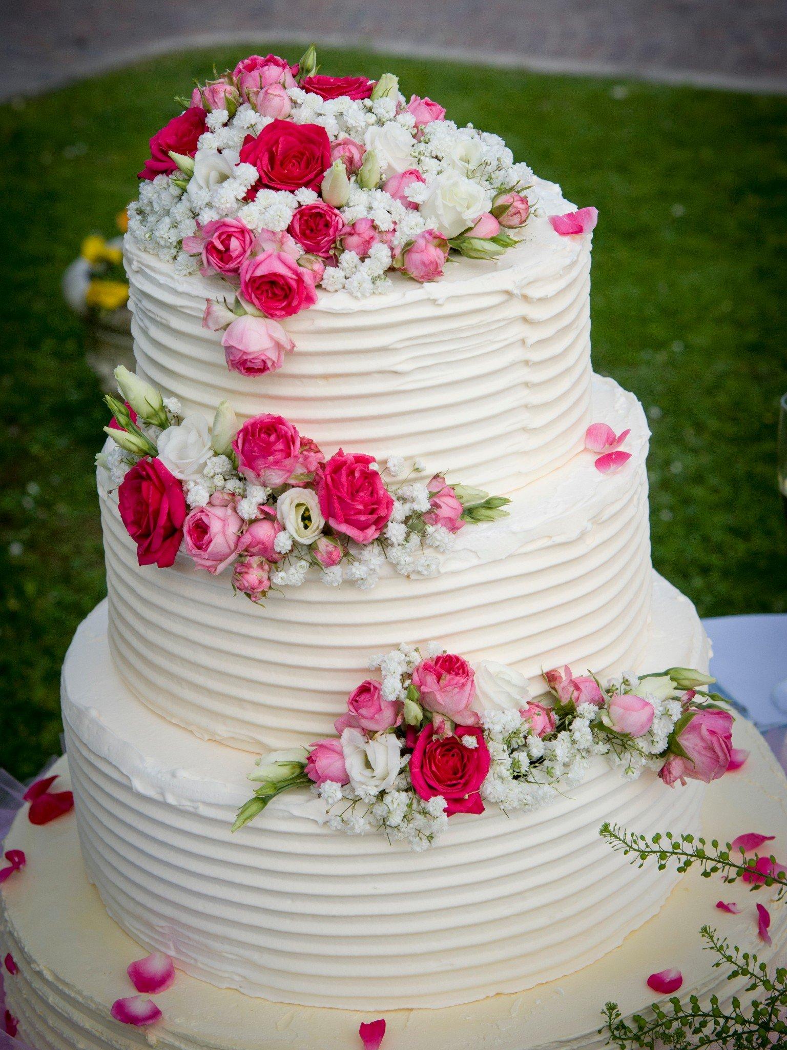 40 proposte di torta nuziale con fiori