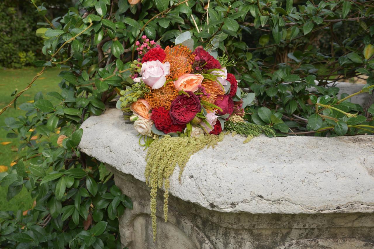 bouquet autunnale  con rose tonalità chiare