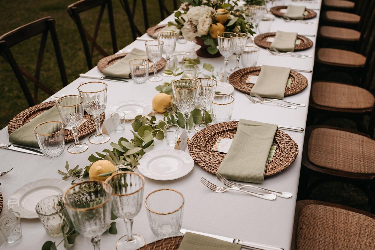 Decorazione tavoli matrimonio eucalipto