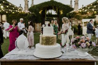 Torte nuziali romantiche color oro