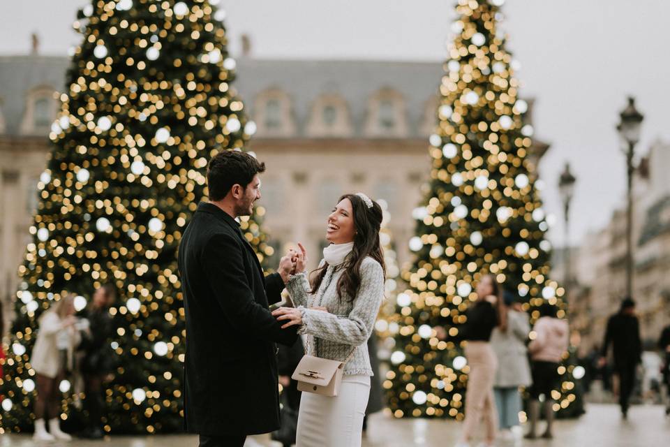 sposi in viaggio di nozze a dicembre a Parigi 