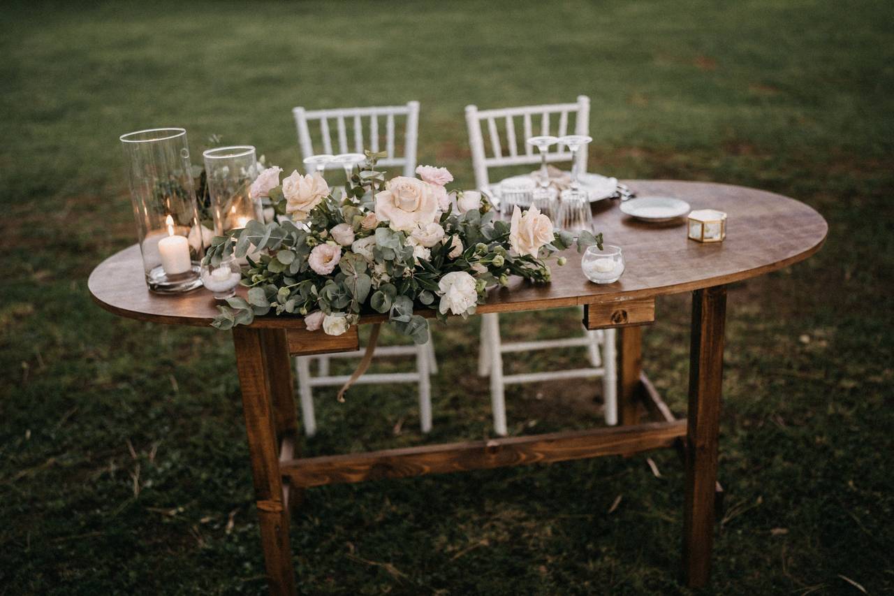 Impostazione della tabella per un matrimonio o una cena evento
