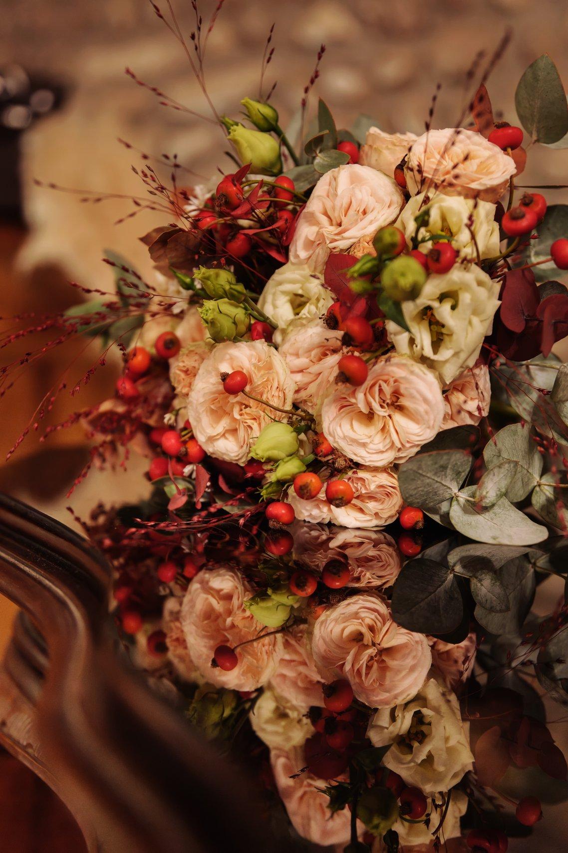 bouquet autunnale  con bacche rosse