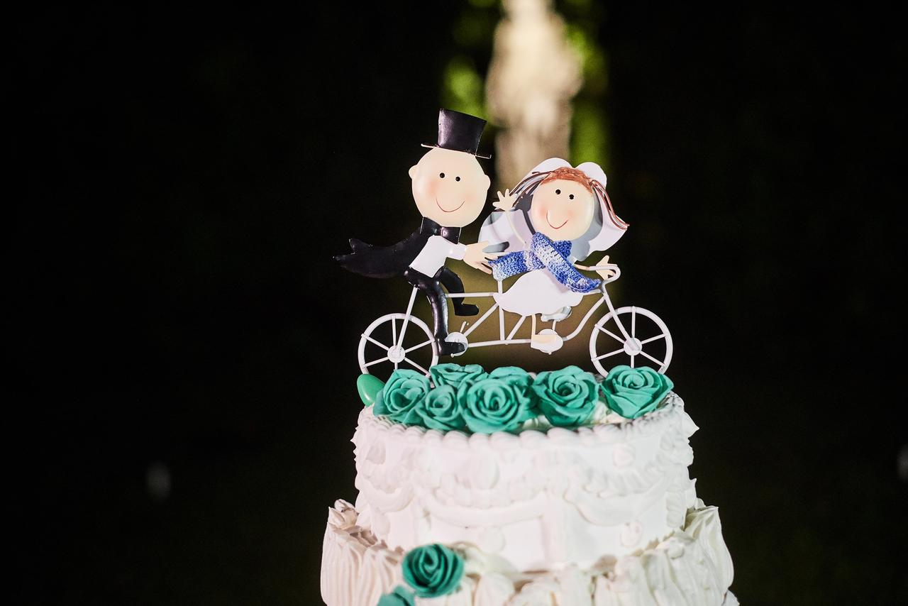 decorazione coppia di sposi con motivo “Mr & Mrs” Topper torta nuziale lingua italiana non garantita Tinksky 