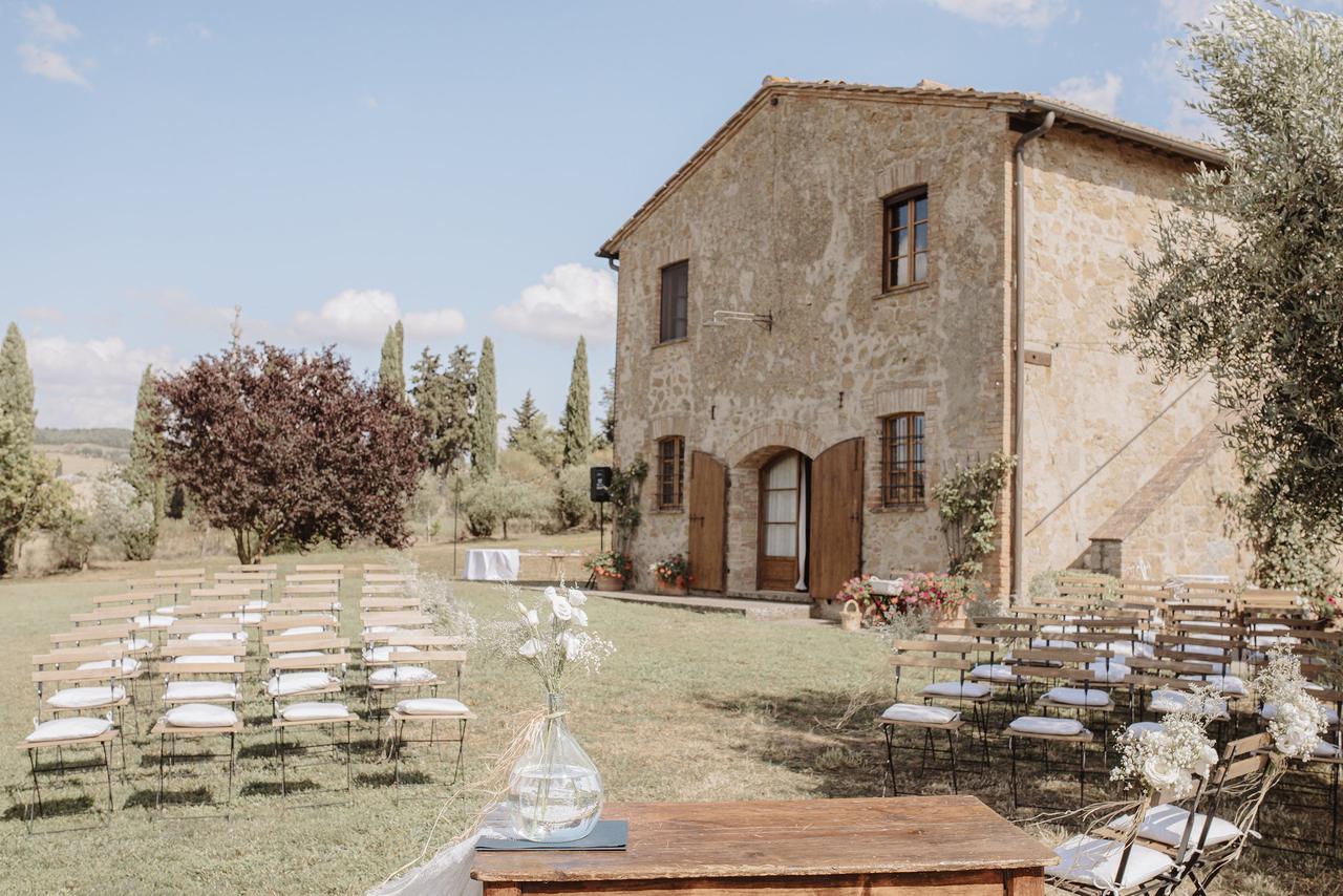 Appendi giacche all'ingresso - Picture of Fattoria dell'uliveto