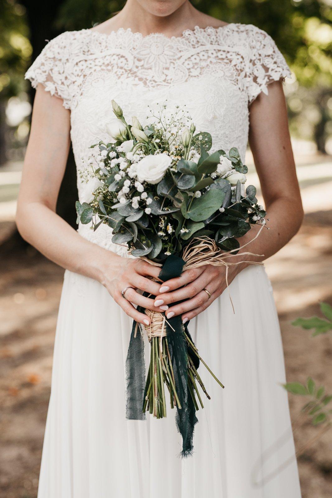 bouquet sposa boho chic con gambo lungo