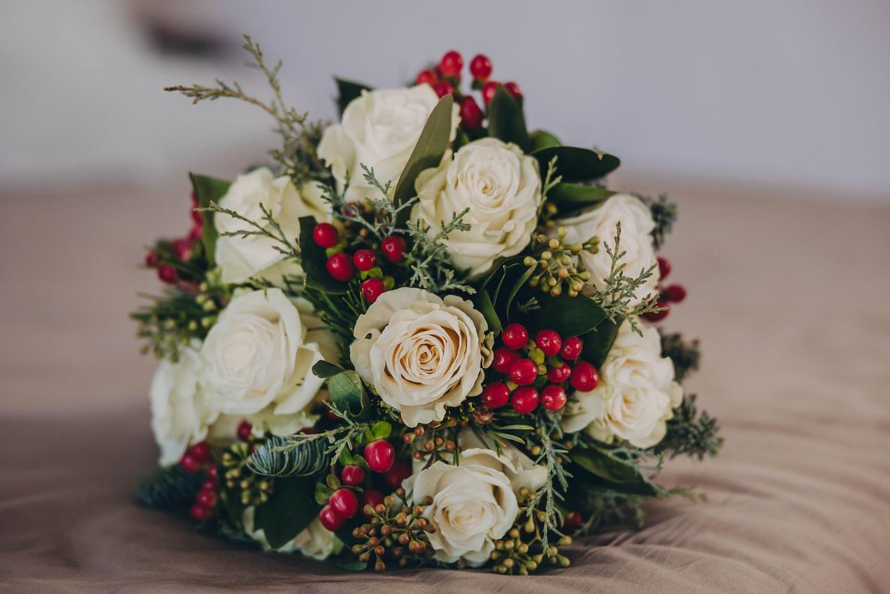 bouquet sposa inverno con bacche