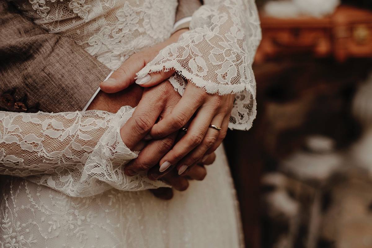 Dove si mette la fede nuziale e perché: tutte le curiosità
