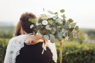 bouquet sposa boho chic con foliage