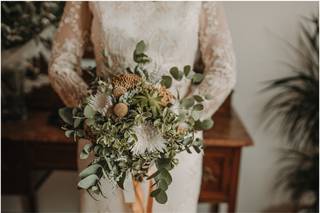 bouquet sposa boho chic con foglie