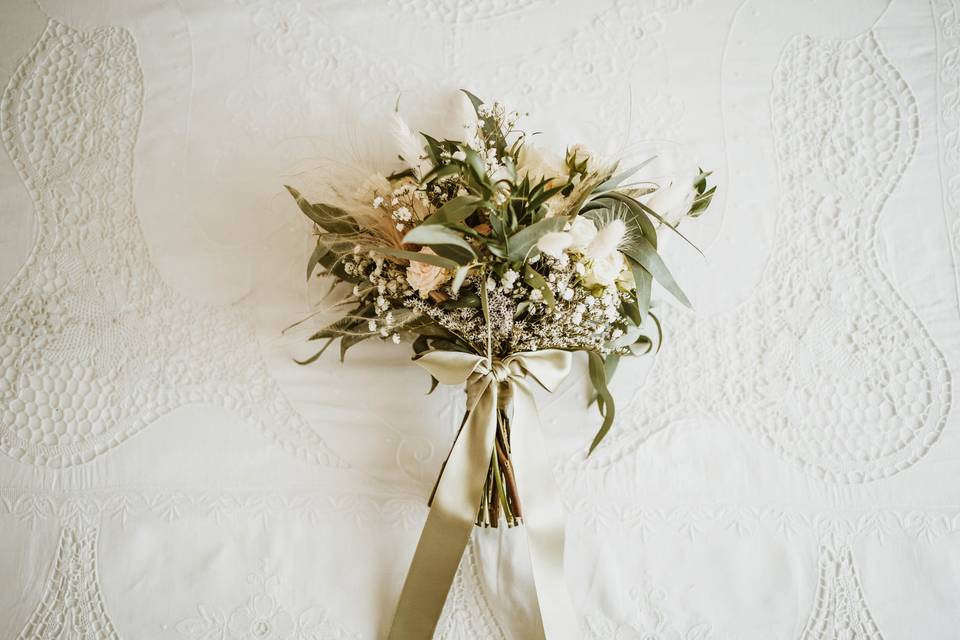Bouquet sposa boho chic con foglie: la tendenza più green dell’anno!