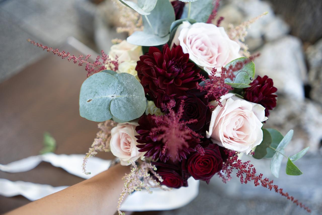 bouquet autunnale  con nuance bordeaux