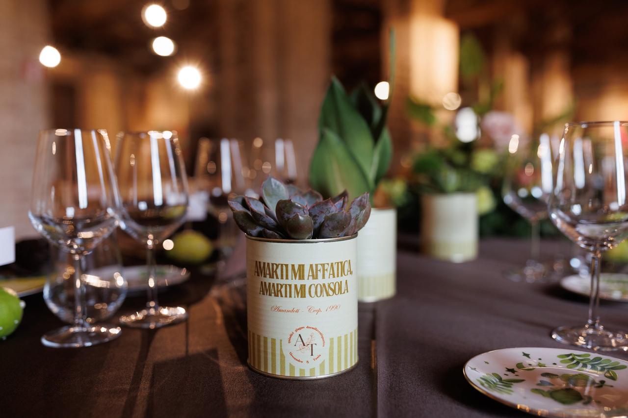 segnatavolo con nome tavolo matrimonio canzone