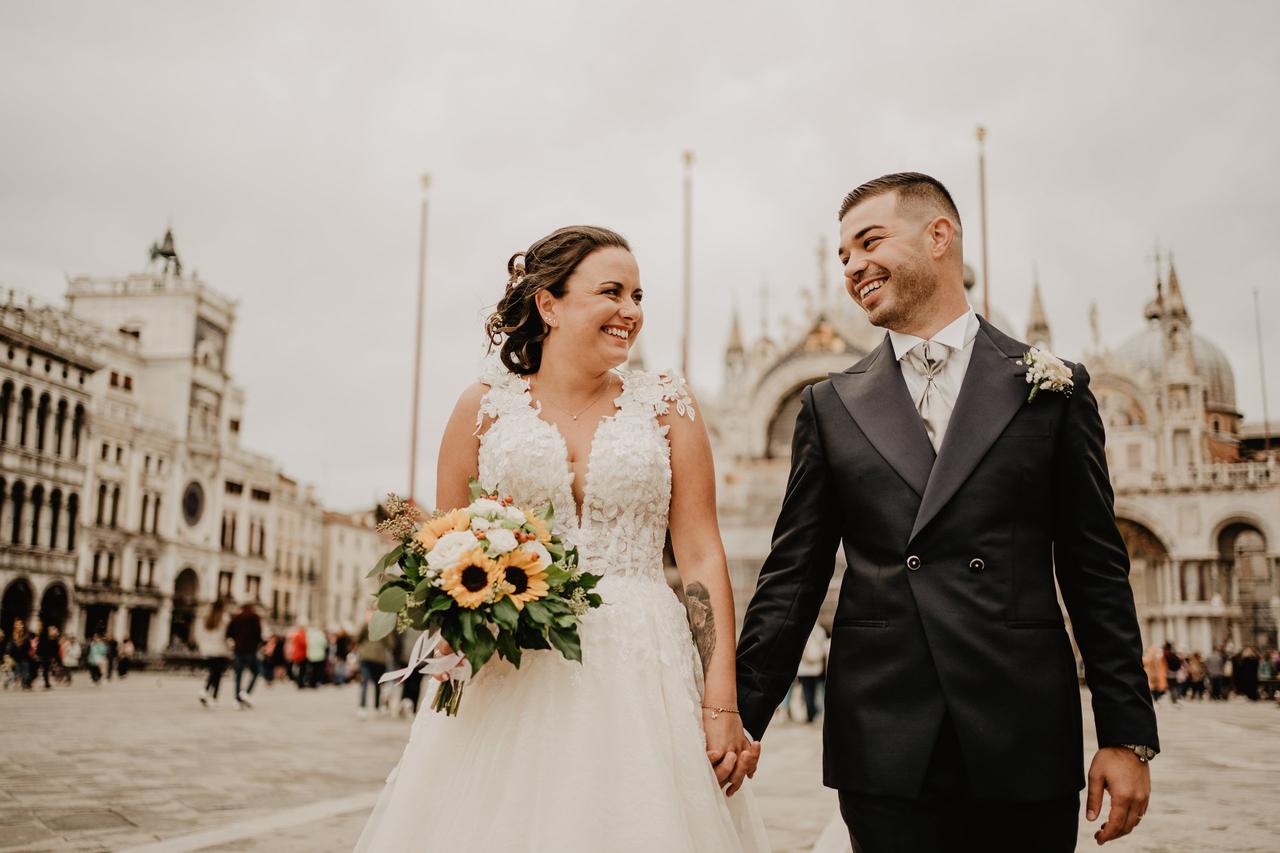 bouquet sposa con girasoli