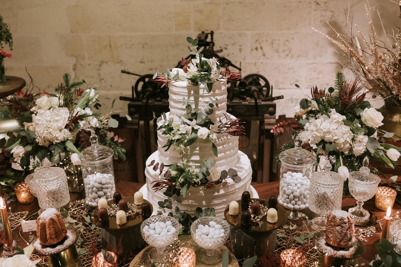 allestimento tavolo torta nuziale