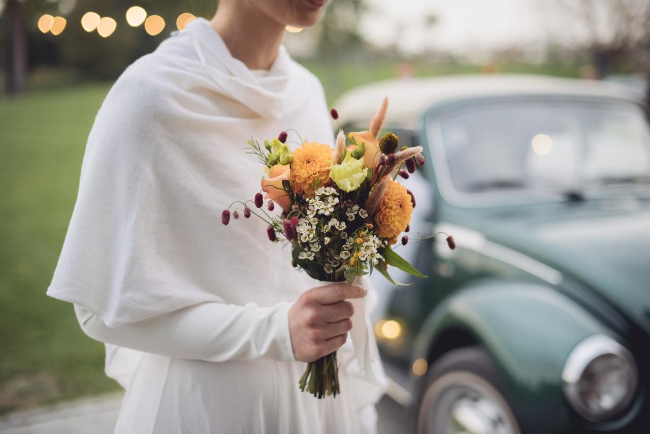 bouquet sposa autunnale con fiori di campo
