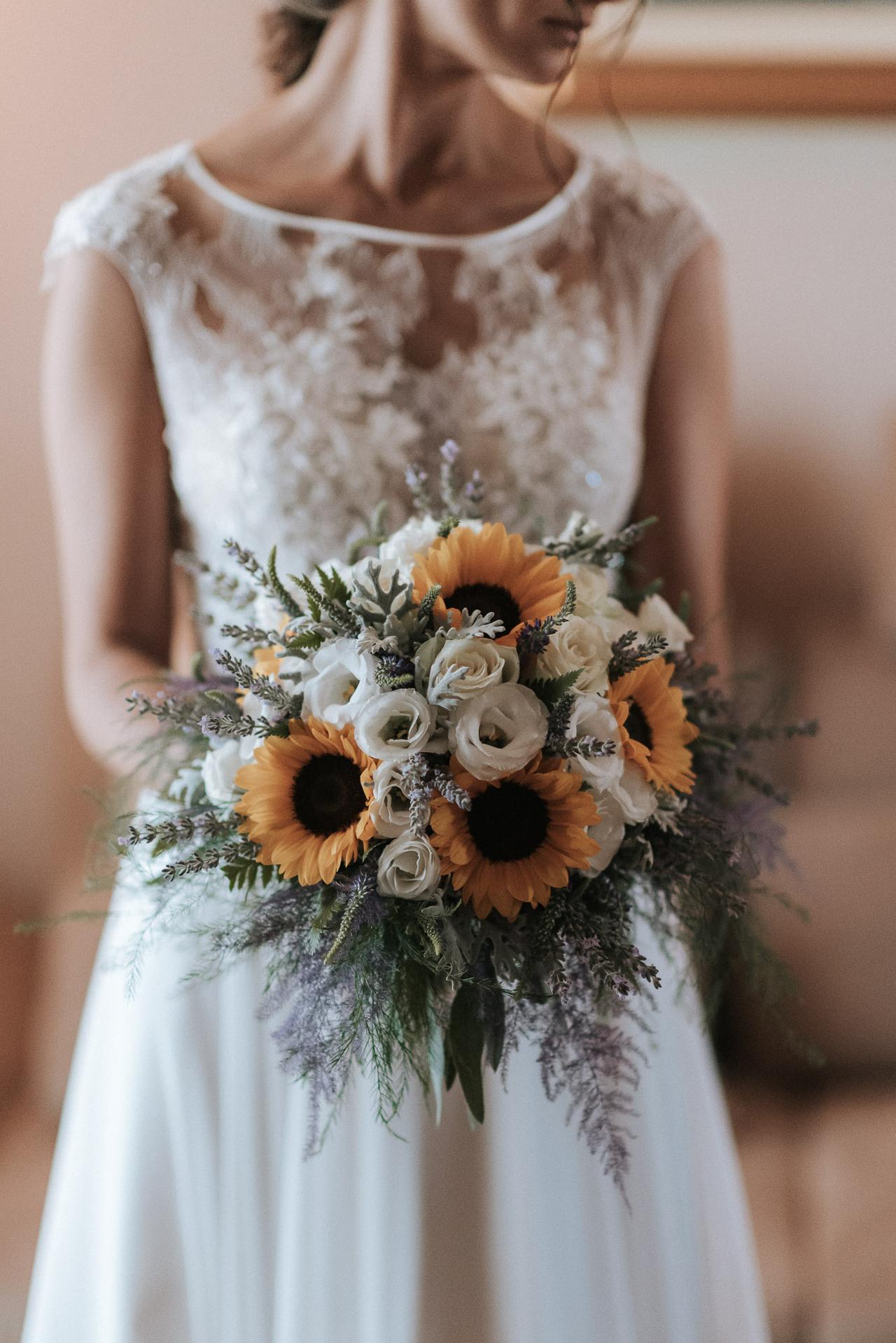 bouquet sposa con girasoli