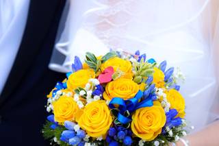 bouquet da sposa giallo e blu