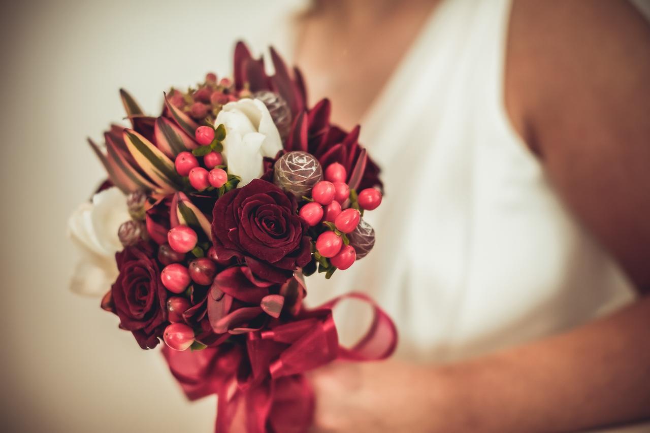 bouquet sposa tulipani e rose rossi