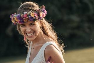 bouquet sposa con fiori di campo viola