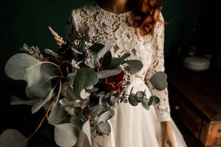 bouquet sposa boho chic con foglie verdi