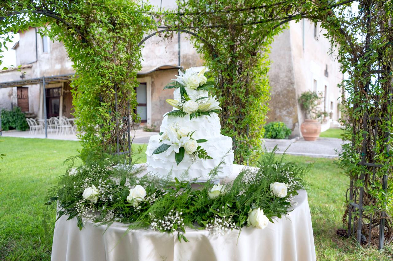 torta per matrimonio civile con fiori