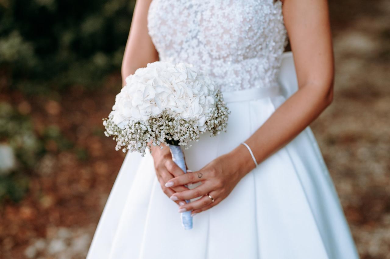 bouquet sposa autunnale bianco con ortensie